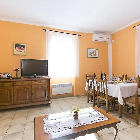 Cozy Seaside Holiday In Koromacno * Raša