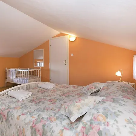 Cozy Seaside Holiday In Koromacno بيت للعطل