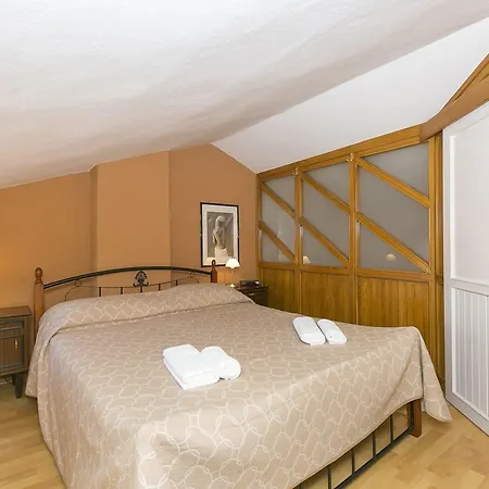 Cozy Seaside Holiday In Koromacno *