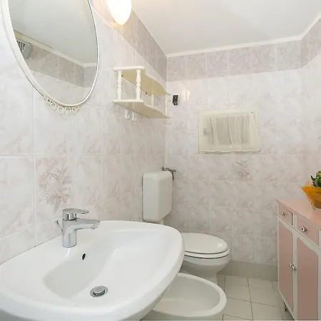 بيت للعطل Cozy Seaside Holiday In Koromacno Raša