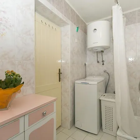 Cozy Seaside Holiday In Koromacno * Raša